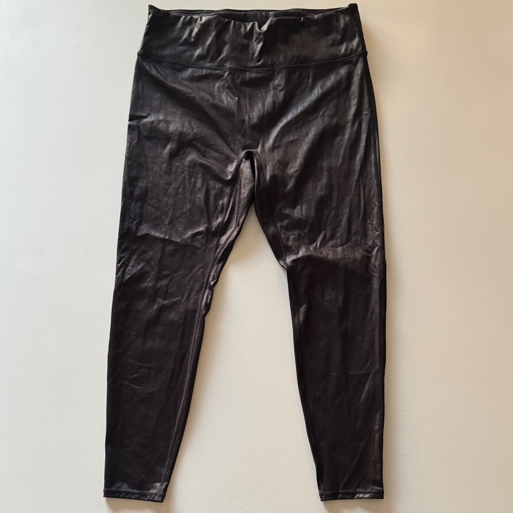 Tablets Black High-Waisted Leggings